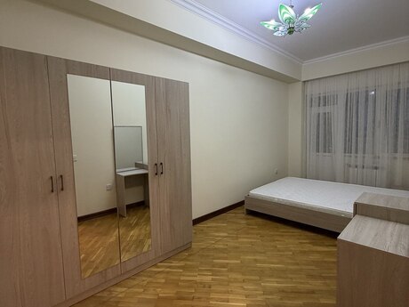 8-ci mikrorayonda 4 otaqlı yeni tikili mənzil kirayə verilir, 160 m², 1 000 AZN/ay, şəkil 4 / 12