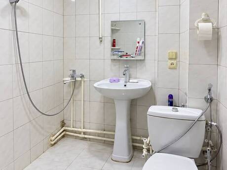 Xalqlar Dostluğunda 2 otaqlı köhnə tikili mənzil kirayə verilir, 55 m², 580 AZN/ay, şəkil 2 / 8