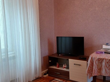 Sahildə 2 otaqlı köhnə tikili mənzil satılır, 55 m², 235 000 AZN, şəkil 2 / 5