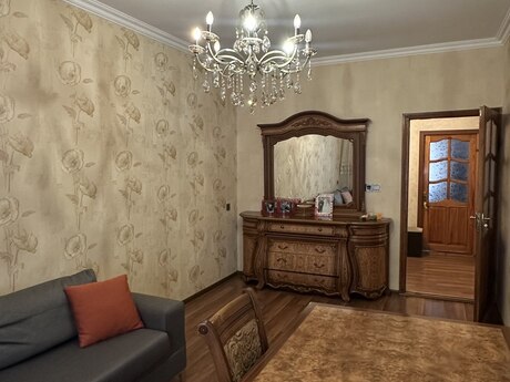 Yeni Günəşlidə 5 otaqlı köhnə tikili mənzil satılır, 120 m², 225 000 AZN, şəkil 4 / 12