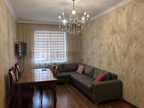 Yeni Günəşlidə 5 otaqlı köhnə tikili mənzil satılır, 120 m², 225 000 AZN, şəkil 3 / 12