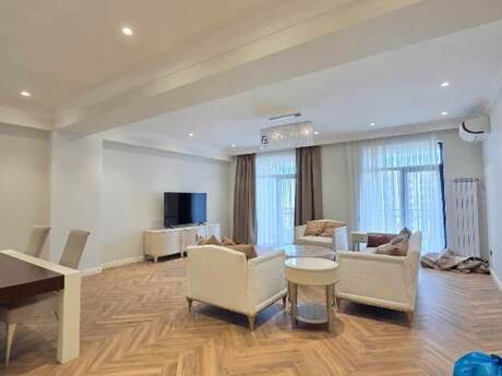 28 Mayda 4 otaqlı yeni tikili mənzil satılır, 242 m², 790 000 AZN, şəkil 3 / 12