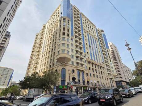 4 otaq · 242 m² · 14/17 mərtəbə, 28 May