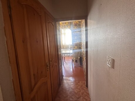 8-ci mikrorayonda 2 otaqlı köhnə tikili mənzil kirayə verilir, 60 m², 570 AZN/ay, şəkil 4 / 12
