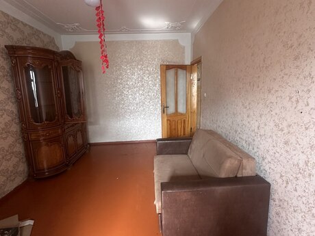 8-ci mikrorayonda 2 otaqlı köhnə tikili mənzil kirayə verilir, 60 m², 570 AZN/ay, şəkil 5 / 12