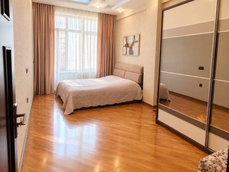 8-ci kilometrdə 2 otaqlı yeni tikili mənzil satılır, 103 m², 243 000 AZN, şəkil 2 / 9