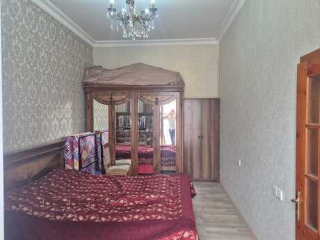 28 Mayda 2 otaqlı köhnə tikili mənzil satılır, 60 m², 185 000 AZN, şəkil 3 / 12
