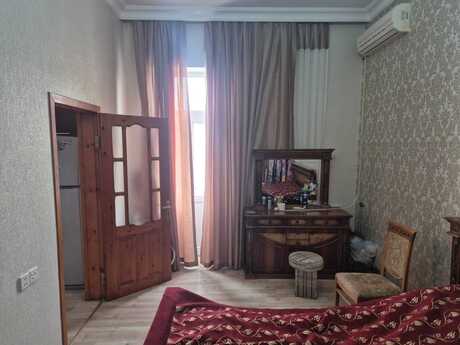 28 Mayda 2 otaqlı köhnə tikili mənzil satılır, 60 m², 185 000 AZN, şəkil 5 / 12