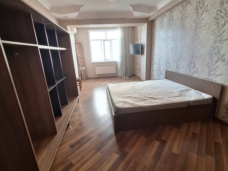 2 otaq · 70 m² · 11/14 mərtəbə, Neftçilər