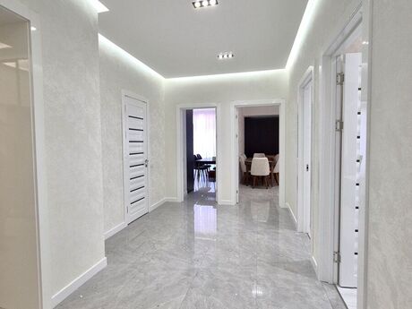 Grand Hayat kompleksində 4 otaqlı yeni tikili mənzil kirayə verilir, 178 m², 2 000 AZN/ay, şəkil 4 / 12