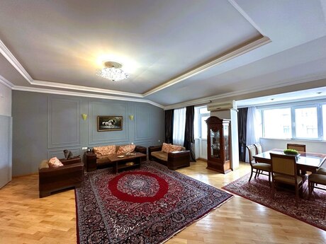 8 Noyabrda 4 otaqlı yeni tikili mənzil satılır, 240 m², 295 000 AZN, şəkil 3 / 12