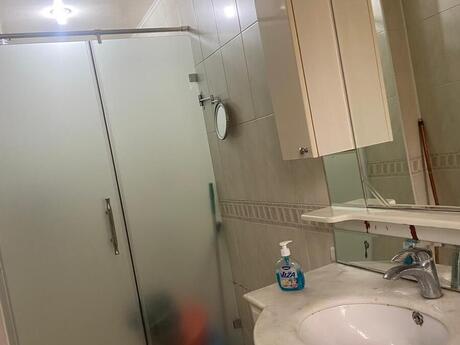 Yasamalda 2 otaqlı köhnə tikili mənzil kirayə verilir, 65 m², 700 AZN/ay, şəkil 4 / 12