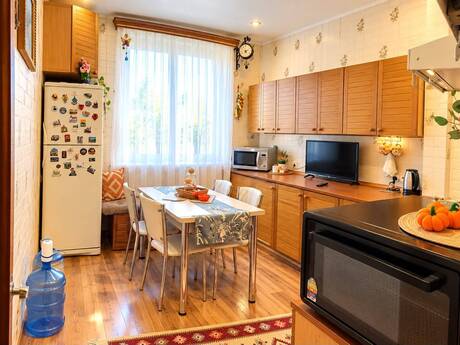 28 Mayda 3 otaqlı köhnə tikili mənzil satılır, 88 m², 325 000 AZN, şəkil 3 / 7