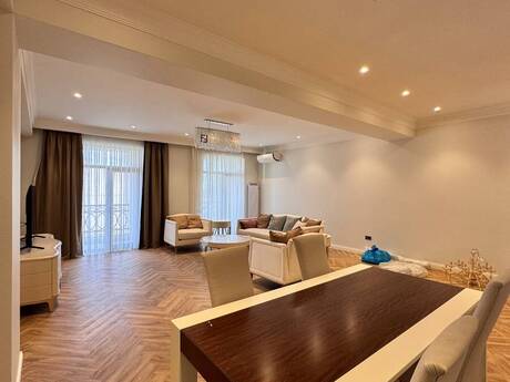 28 Mayda 4 otaqlı yeni tikili mənzil satılır, 242 m², 750 000 AZN, şəkil 5 / 12