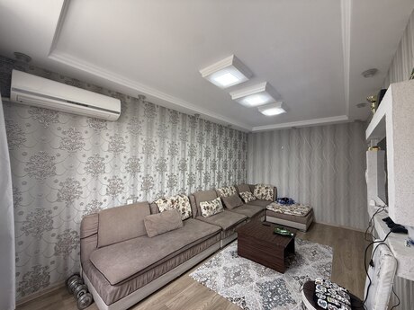 Yeni Günəşlidə 3 otaqlı köhnə tikili mənzil satılır, 70 m², 165 000 AZN, şəkil 2 / 12