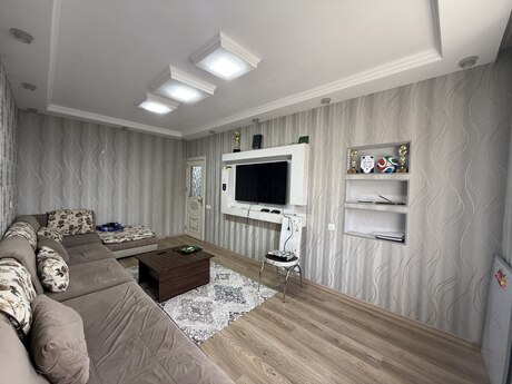 Yeni Günəşlidə 3 otaqlı köhnə tikili mənzil satılır, 70 m², 165 000 AZN, şəkil 3 / 12