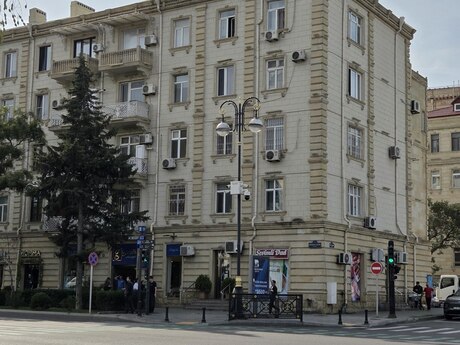 Elmlər Akademiyasında 3 otaqlı köhnə tikili mənzil satılır, 105 m², 304 000 AZN, şəkil 2 / 12