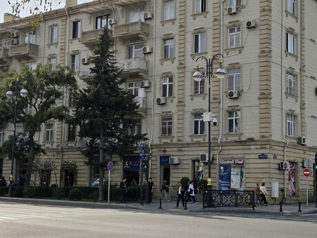 3 otaqlı mənzil, 105 m², Elmlər Akademiyası, 304 000 AZN