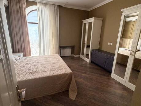 4-room new-build apartment for rent in Nərimanov, 365 m², 2 700 AZN/mo, photo 3 / 12