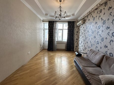 3 otaq · 90 m² · 8/17 mərtəbə, Yeni Yasamal