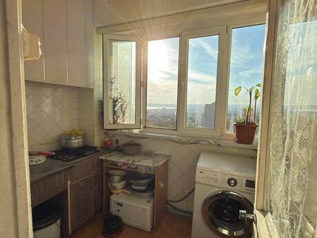 Əhmədlidə 3 otaqlı köhnə tikili mənzil satılır, 70 m², 195 000 AZN, şəkil 2 / 12