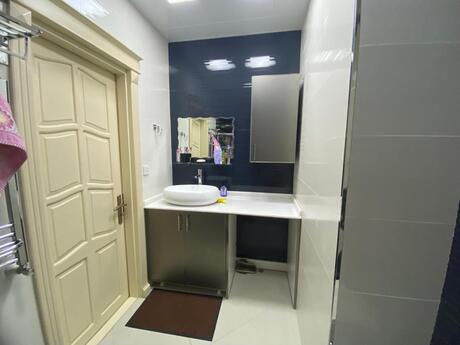 3-room new-build apartment for rent in 20 Yanvar, 100 m², 800 AZN/mo, photo 2 / 12
