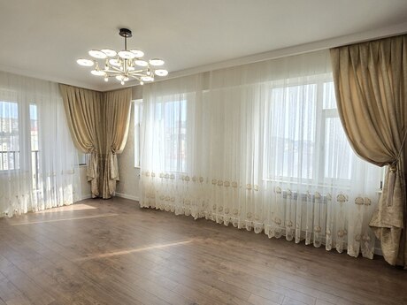 Xətai Park kompleksində 3 otaqlı yeni tikili mənzil satılır, 110 m², 325 000 AZN, şəkil 2 / 12