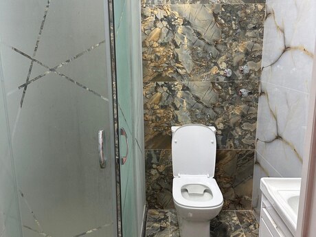 3 otaq · 70 m² · 4/4 mərtəbə, Badamdar