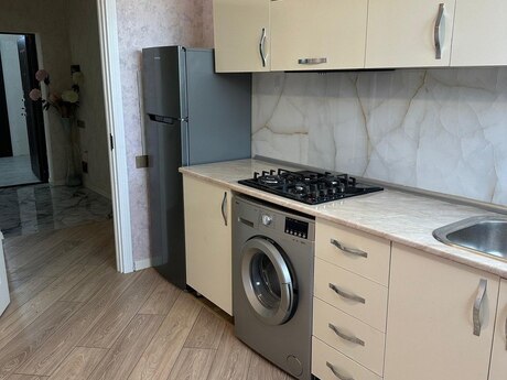 Badamdarda 3 otaqlı köhnə tikili mənzil kirayə verilir, 70 m², 650 AZN/ay, şəkil 2 / 12