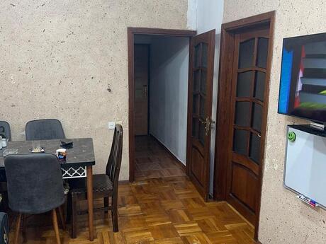 Azadlıq Prospektidə 2 otaqlı köhnə tikili mənzil satılır, 64 m², 155 000 AZN, şəkil 3 / 11