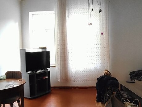 Nəsimidə 2 otaqlı köhnə tikili mənzil kirayə verilir, 75 m², 700 AZN/ay, şəkil 2 / 9