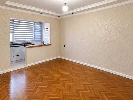 Bakıxanovda 4 otaqlı köhnə tikili mənzil satılır, 85 m², 220 000 AZN, şəkil 2 / 12