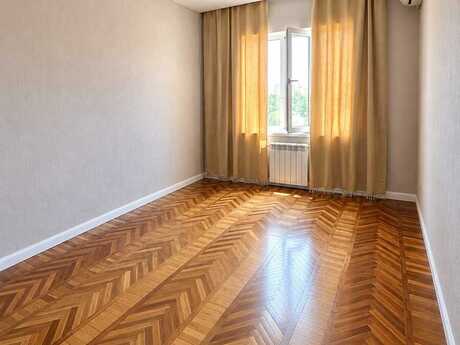 Bakıxanovda 4 otaqlı köhnə tikili mənzil satılır, 85 m², 220 000 AZN, şəkil 3 / 12
