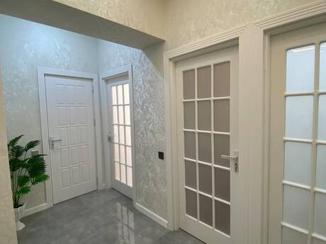 28 Mayda 2 otaqlı yeni tikili mənzil satılır, 70 m², 275 000 AZN, şəkil 2 / 12