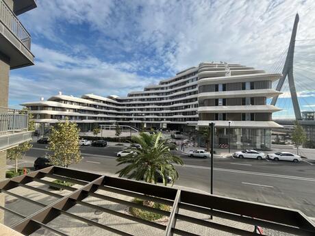 Elan №6559473 - Bakı, Ağ şəhər q., 4 otaqlı, 213 m², 5/10 mərtəbə