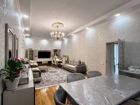 Əhmədlidə 6 otaqlı həyət evi satılır, 251 m², 280 000 AZN, şəkil 2 / 12