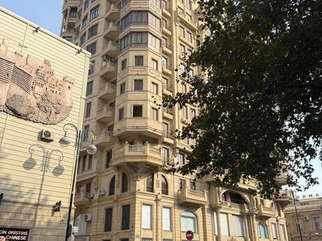 İçəri Şəhərdə 4 otaqlı yeni tikili mənzil satılır, 300 m², 995 000 AZN, şəkil 2 / 12
