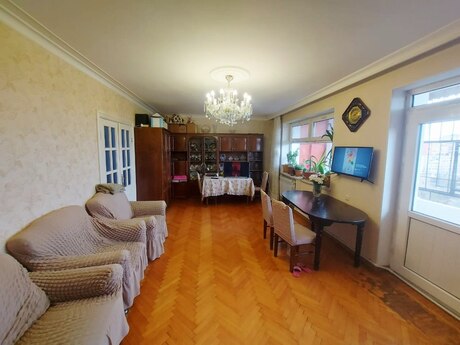 Memar Əcəmidə 3 otaqlı köhnə tikili mənzil satılır, 120 m², 230 000 AZN, şəkil 2 / 8