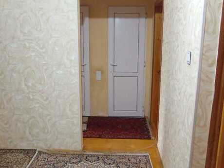 Əhmədlidə 5 otaqlı köhnə tikili mənzil satılır, 110 m², 115 000 AZN, şəkil 4 / 11