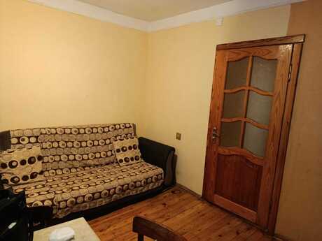 1 otaq · 18 m² · 1/5 mərtəbə, Azadlıq Prospekti