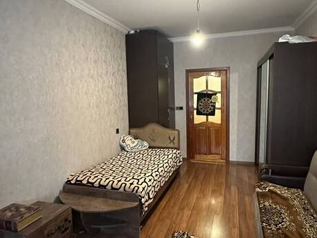 5-room old-build apartment for sale in Yeni Günəşli, 125 m², 225 000 AZN, photo 4 / 12