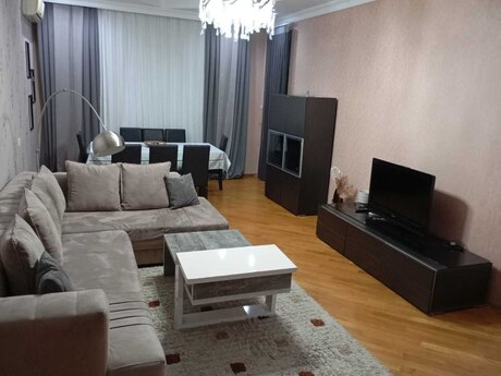 Объявление №6559775 - Баку, м. 28 мая, 3-комн., 162 м², 5/17 этаж