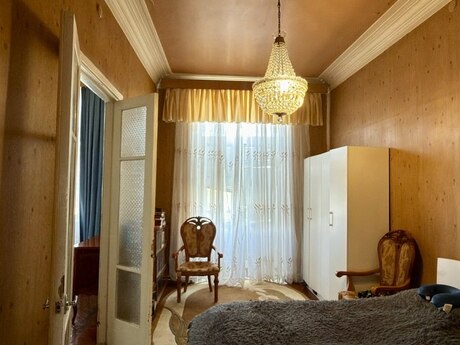 3 otaq · 90 m² · 5/5 mərtəbə, Nizami