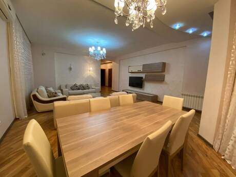 Elan №6559825 - Bakı, Nizami m., 4 otaqlı, 180 m², 10/18 mərtəbə
