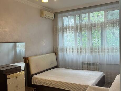 Продаётся 1-комнатная квартира в старом фонде, Qara Qarayev, 39 м², 130 000 AZN, фото 3 / 11