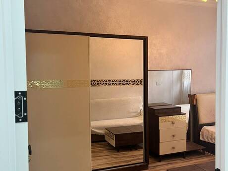 Продаётся 1-комнатная квартира в старом фонде, Qara Qarayev, 39 м², 130 000 AZN, фото 2 / 11