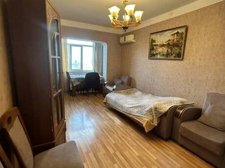 8 Noyabrda 2 otaqlı köhnə tikili mənzil satılır, 65 m², 220 000 AZN, şəkil 2 / 12
