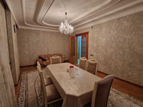 Nəriman Nərimanovda 2 otaqlı köhnə tikili mənzil kirayə verilir, 80 m², 899 AZN/ay, şəkil 2 / 12
