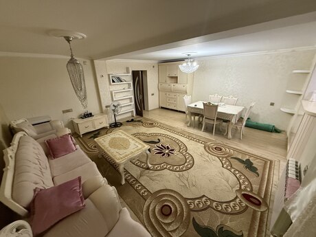 Продаётся 3-комнатная квартира в старом фонде, İnşaatçılar, 90 м², 205 000 AZN, фото 2 / 12