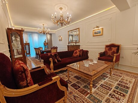 4 otaqlı mənzil, 195 m², Nizami, 4 000 AZN